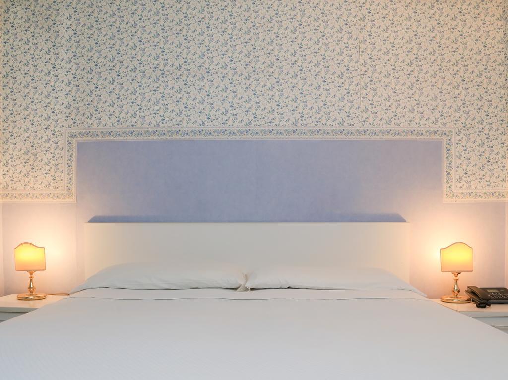 Hotel Loreley Serrara Fontana Chambre photo
