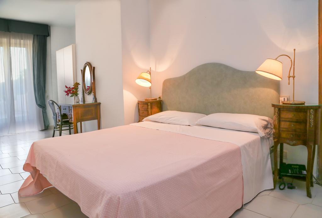 Hotel Loreley Serrara Fontana Extérieur photo